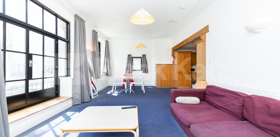 			WAREHOPUSE CONVERSION!, 1 Bedroom, 1 bath, 1 reception Flat			 Crawford Passage EC1R, FARRINGDON / HOLBORN